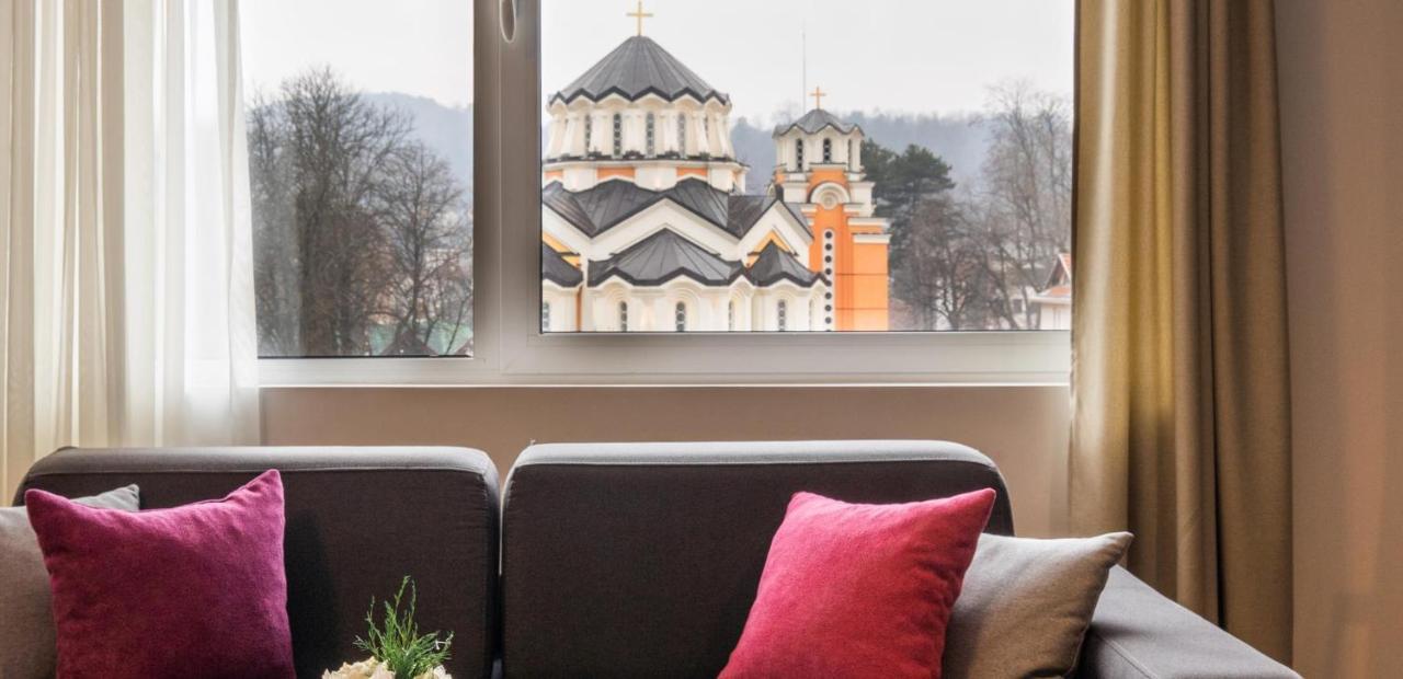 ホテル フォンタナ Vrnjačka Banja エクステリア 写真